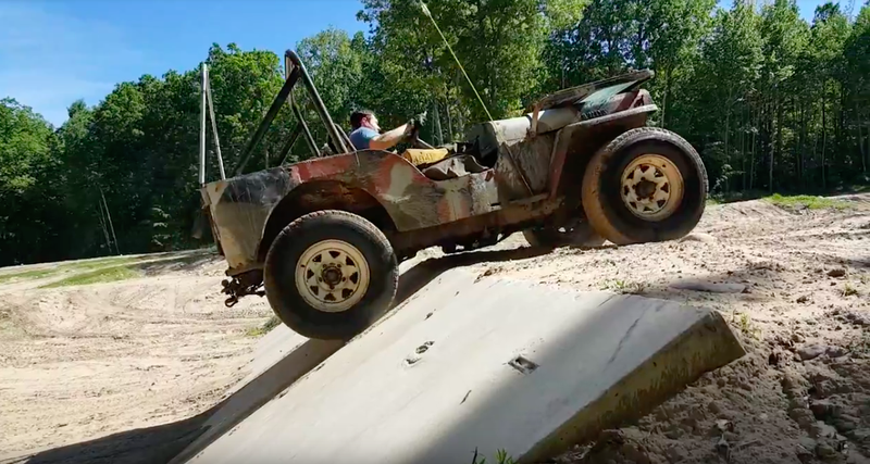 Illustration for article titled Here's How The Mahindra Roxor Compares To A 1948 Willys CJ-2A Jeep Off-Road